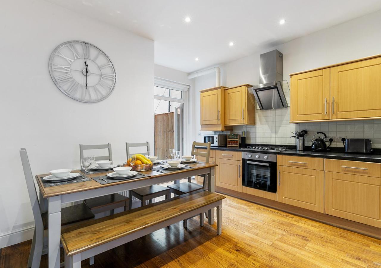Two Bed Flat In Bush Hill Park Lägenhet Enfield Exteriör bild