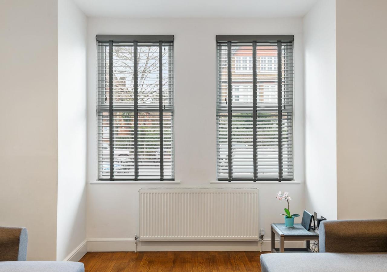 Two Bed Flat In Bush Hill Park Lägenhet Enfield Exteriör bild