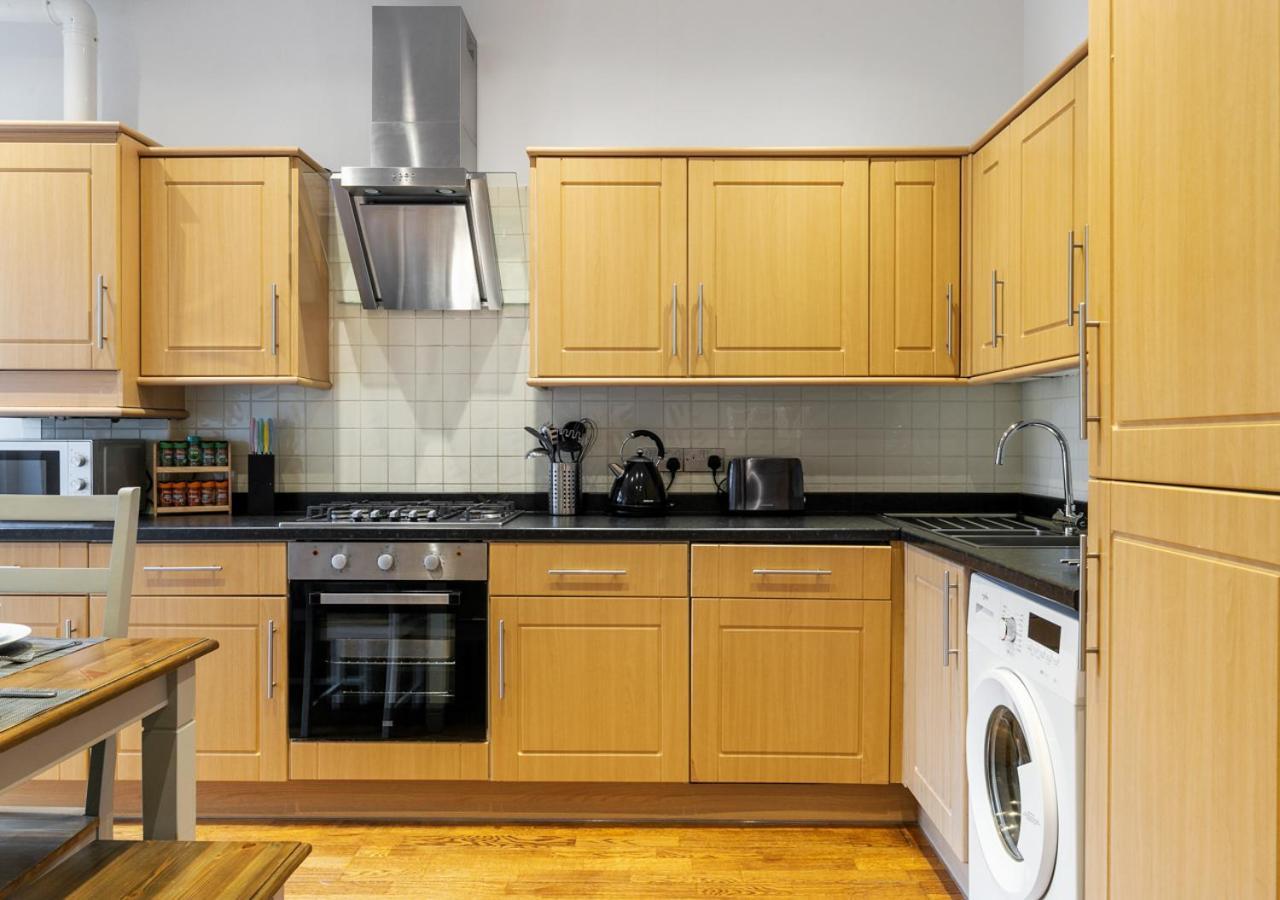 Two Bed Flat In Bush Hill Park Lägenhet Enfield Exteriör bild