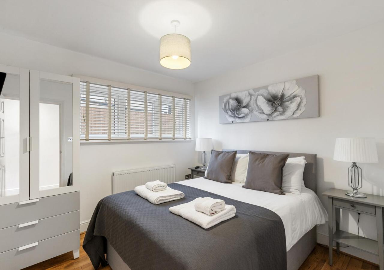 Two Bed Flat In Bush Hill Park Lägenhet Enfield Exteriör bild