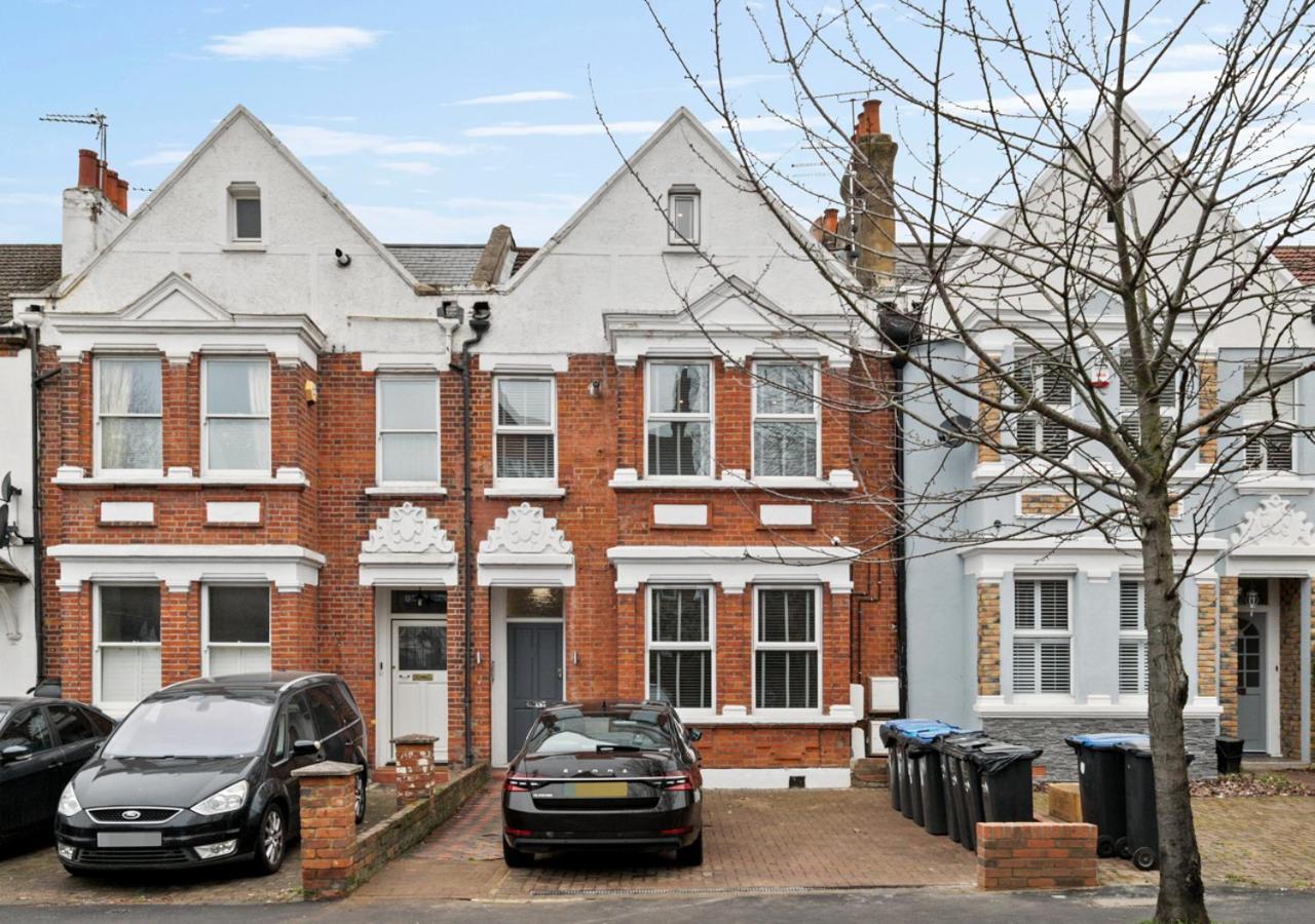 Two Bed Flat In Bush Hill Park Lägenhet Enfield Exteriör bild